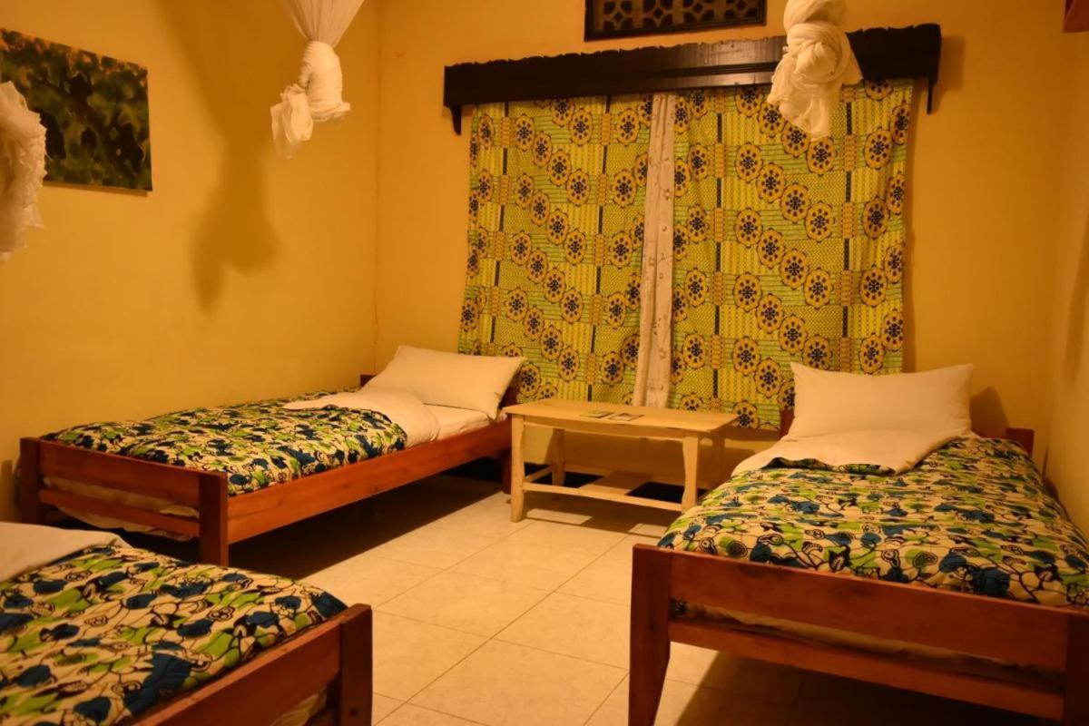 Room In Bb - Amahoro Guest House - Triple Room With Shared Bathroom Ruhengeri Exterior foto